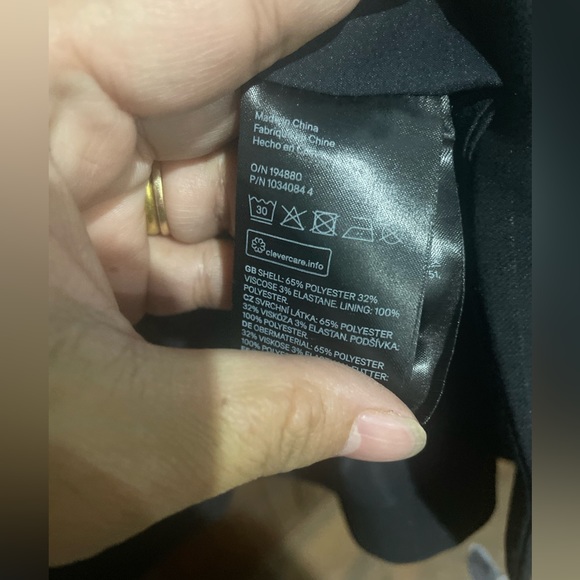 H&M pin stripe blazer. Size XL . Used gently - Picture 9 of 9